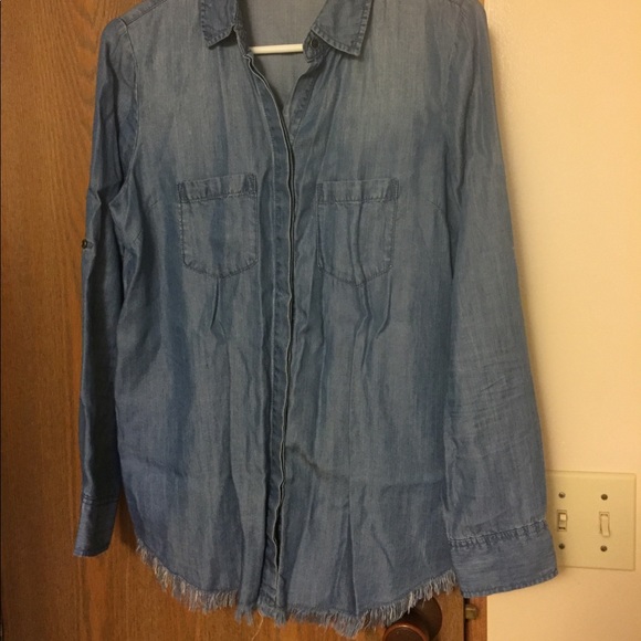 beachlunchlounge Tops - Beachlunchlounge collection denim shirt